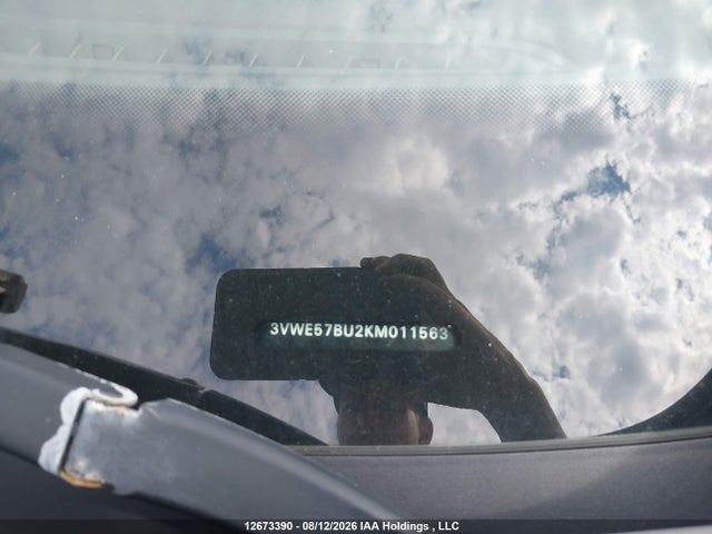 3VWE57BU2KM011563 Volkswagen Jetta 1.4 Tsi Highline