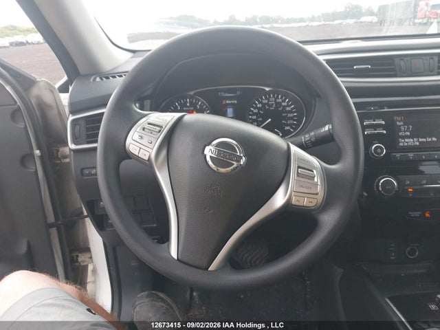 12673415 :رقم المزاد ، 5N1AT2MT6FC772811 vin ، 2015 Nissan Rogue S/sv مزاد بيع