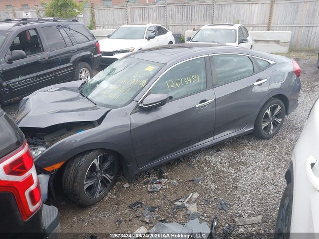 Honda Civic Touring 2017 2HGFC1F92HH104267 Image 2