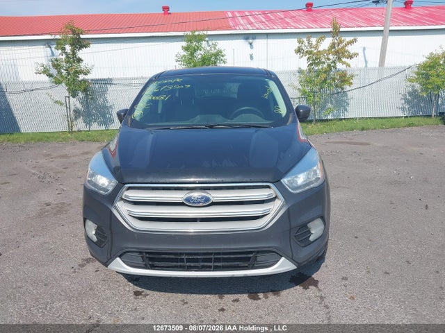 1FMCU9GD5KUA00131 Ford ESCAPE SE