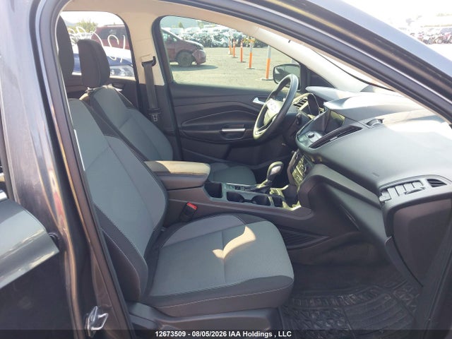 1FMCU9GD5KUA00131 Ford ESCAPE SE