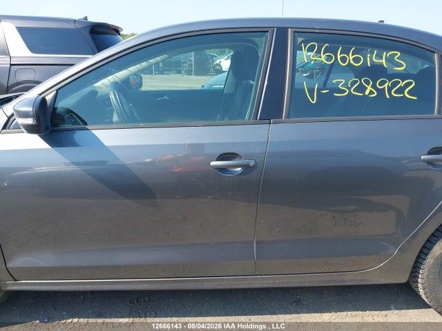 2014 Volkswagen Jetta 2.0l Trendline+ მანქანა იყიდება აუქციონზე, vin: 3VW2K7AJ1EM328922, აუქციონის ნომერი: 12666143