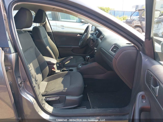 2014 Volkswagen Jetta 2.0l Trendline+ მანქანა იყიდება აუქციონზე, vin: 3VW2K7AJ1EM328922, აუქციონის ნომერი: 12666143