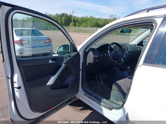 WVGHV7AX1FW575802 Volkswagen Tiguan S/se/sel/r-line
