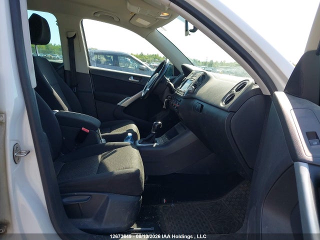 WVGHV7AX1FW575802 Volkswagen Tiguan S/se/sel/r-line