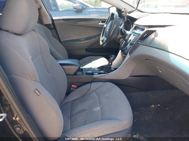 2013 Hyundai Sonata Gl/gls მანქანა იყიდება აუქციონზე, vin: 5NPEB4AC2DH757636, აუქციონის ნომერი: 12673685