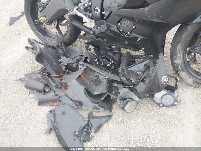 Yamaha YZFR6 2017 JYARJ28N3HA000155 Image 11