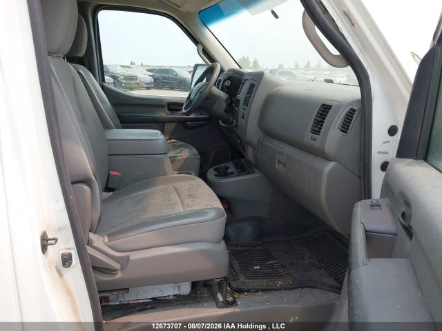 1N6BF0KY6FN806492 Nissan Nv Cargo Nv2500 Hd Sv V6
