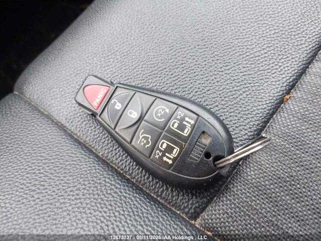2015 Chrysler Town & Country მანქანა იყიდება აუქციონზე, vin: 2C4RC1HG5FR714730, აუქციონის ნომერი: 12673737
