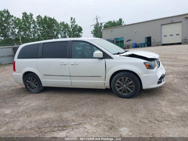 2015 Chrysler Town & Country მანქანა იყიდება აუქციონზე, vin: 2C4RC1HG5FR714730, აუქციონის ნომერი: 12673737