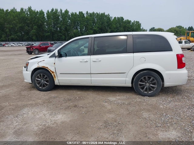 2015 Chrysler Town & Country მანქანა იყიდება აუქციონზე, vin: 2C4RC1HG5FR714730, აუქციონის ნომერი: 12673737