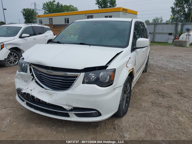 2015 Chrysler Town & Country მანქანა იყიდება აუქციონზე, vin: 2C4RC1HG5FR714730, აუქციონის ნომერი: 12673737