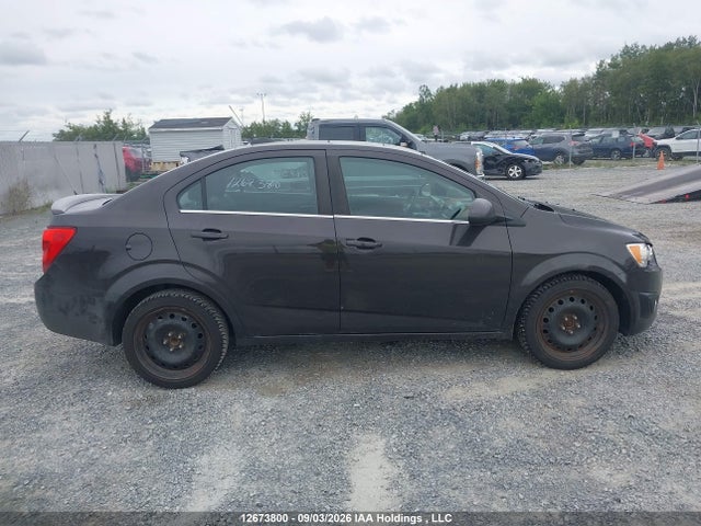 Chevrolet SONIC LT 2015 1G1JC5SH2F4158880 Image 14