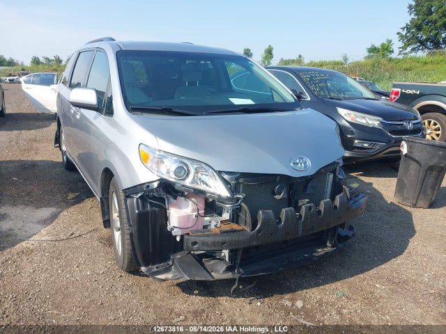 Aukcja sprzedaży 2017 Toyota Sienna Le V6, vin: 5TDKZ3DC4HS826489, numer aukcji: 12673816