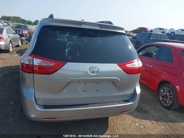 12673816 :رقم المزاد ، 5TDKZ3DC4HS826489 vin ، 2017 Toyota Sienna Le V6 مزاد بيع