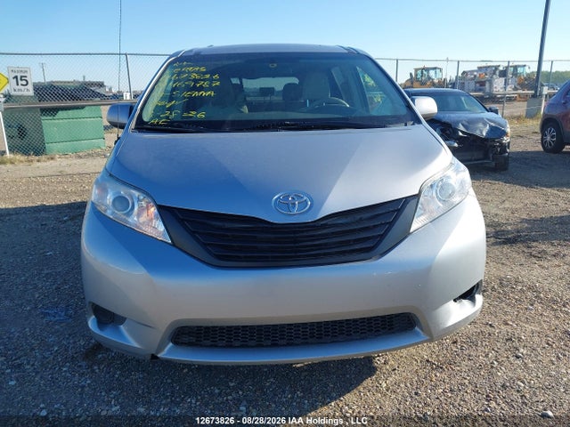 Aukcja sprzedaży 2014 Toyota Sienna, vin: 5TDZK3DC3ES469787, numer aukcji: 12673826