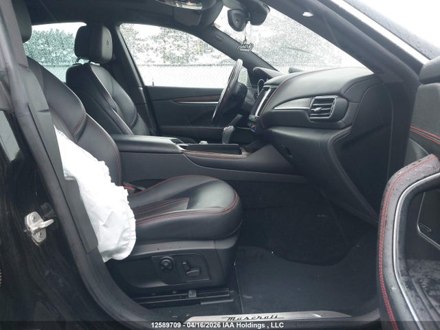 12589709 :رقم المزاد ، ZN661XUL9HX226866 vin ، 2017 Maserati Levante مزاد بيع