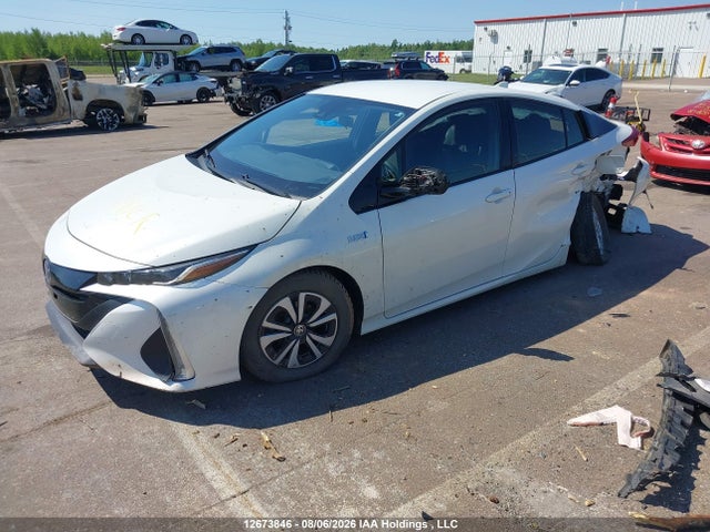Toyota PRIUS PRIME 2018 JTDKARFP3J3069568 Image 2