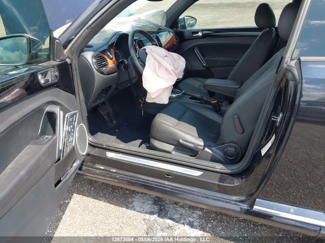 12673884 :رقم المزاد ، 3VWJX7AT2DM661403 vin ، 2013 Volkswagen Beetle 2.5l Comfortline/2.5l Fender Edition مزاد بيع