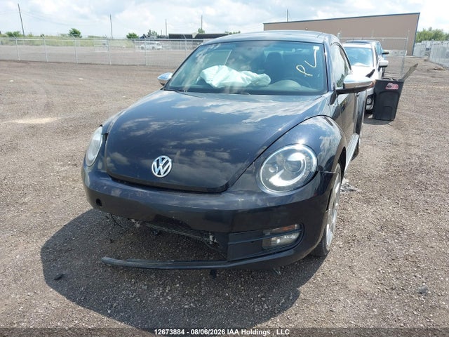 12673884 :رقم المزاد ، 3VWJX7AT2DM661403 vin ، 2013 Volkswagen Beetle 2.5l Comfortline/2.5l Fender Edition مزاد بيع