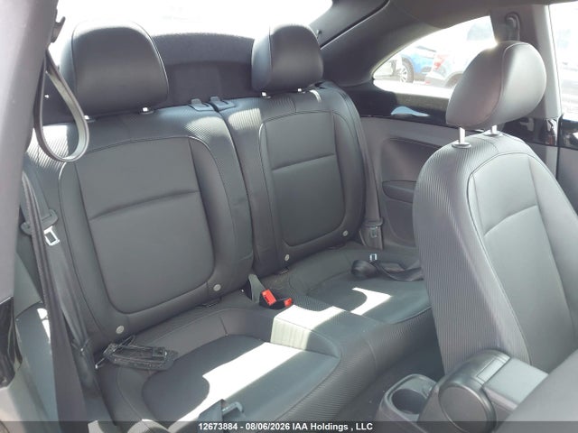 12673884 :رقم المزاد ، 3VWJX7AT2DM661403 vin ، 2013 Volkswagen Beetle 2.5l Comfortline/2.5l Fender Edition مزاد بيع
