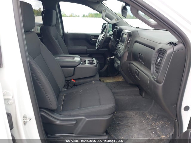 2025 Chevrolet Silverado 1500 მანქანა იყიდება აუქციონზე, vin: 1GCRKAEK0SZ301917, აუქციონის ნომერი: 12673888