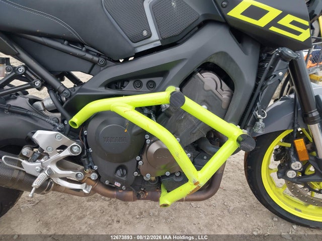 Yamaha FZ09 2016 JYARN33NXGA002260 Image 8