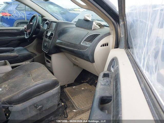 2011 Chrysler Town & Country Touring W/leather მანქანა იყიდება აუქციონზე, vin: 2A4RR8DG5BR625368, აუქციონის ნომერი: 12673898