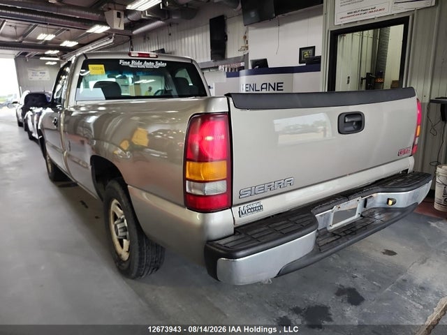 Продажа на аукционе авто 2002 Gmc New Sierra C1500, vin: 1GTEC14W22Z315835, номер лота: 12673943