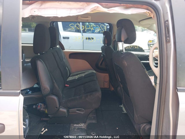 2C4RDGBG8GR121986 Dodge Grand Caravan