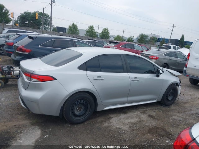 5YFBPMBE1NP335091 Toyota COROLLA LE