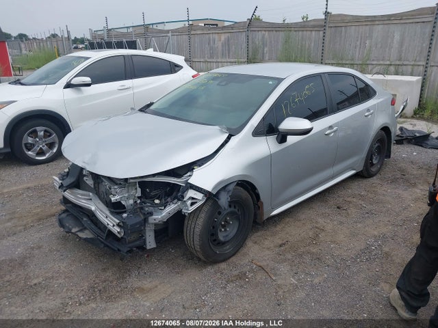 5YFBPMBE1NP335091 Toyota COROLLA LE