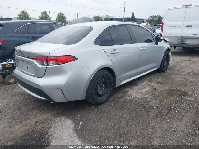5YFBPMBE1NP335091 Toyota COROLLA LE