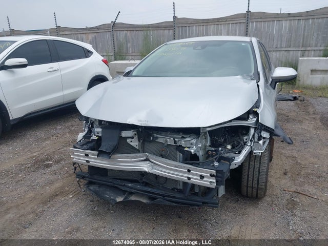 5YFBPMBE1NP335091 Toyota COROLLA LE