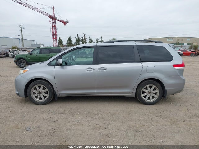Продаж на аукціоні авто 2013 Toyota Sienna Le, vin: 5TDJK3DC1DS061106, номер лоту: 12674080