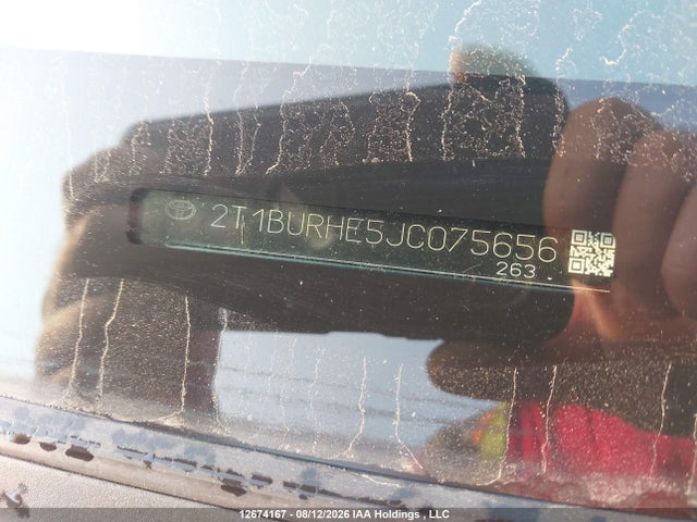 2T1BURHE5JC075656 Toyota COROLLA LE