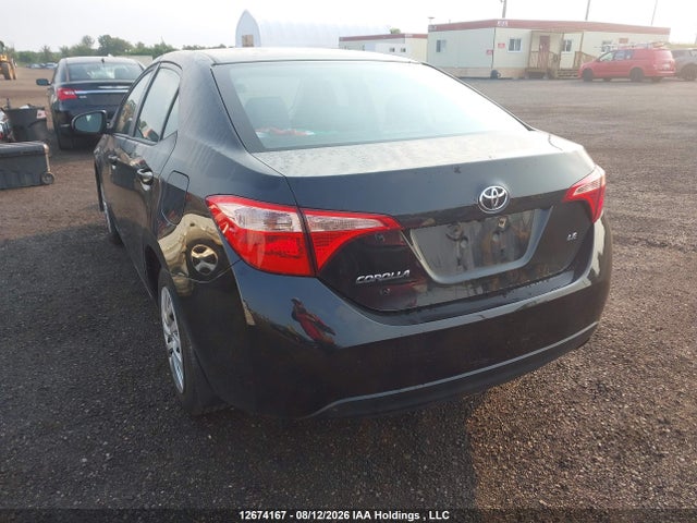 2T1BURHE5JC075656 Toyota COROLLA LE