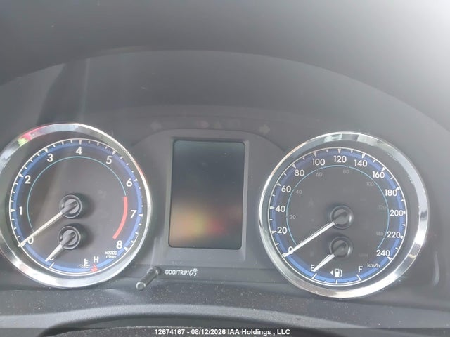 2T1BURHE5JC075656 Toyota COROLLA LE