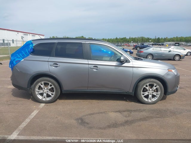 JA4JZ3AX7FZ603047 Mitsubishi Outlander Se