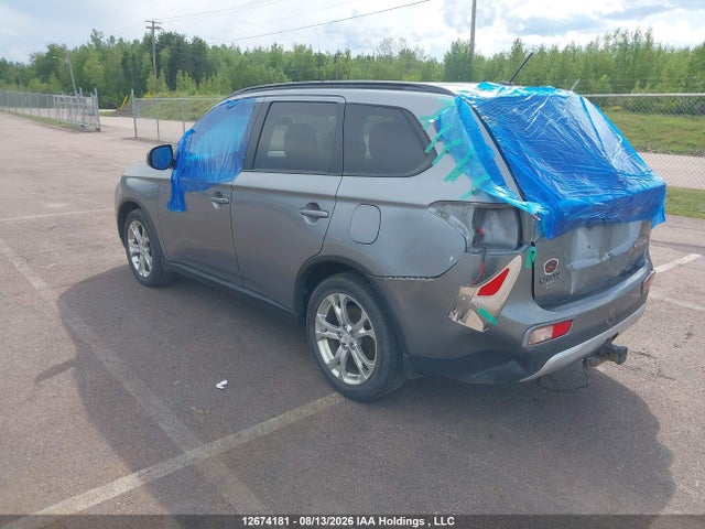 JA4JZ3AX7FZ603047 Mitsubishi Outlander Se