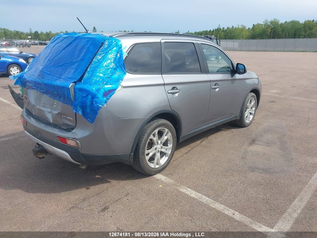 JA4JZ3AX7FZ603047 Mitsubishi Outlander Se