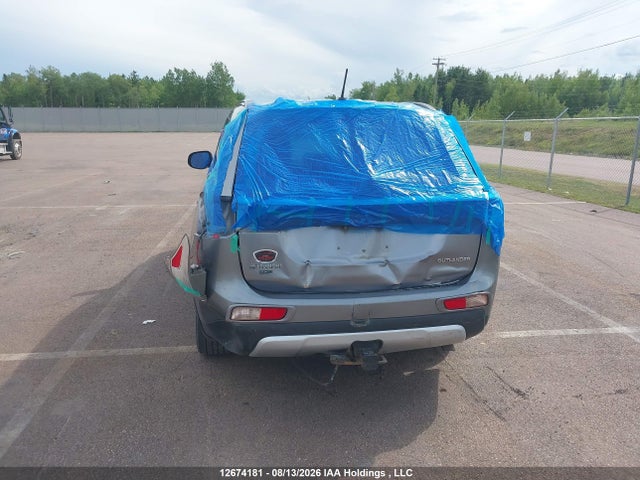 JA4JZ3AX7FZ603047 Mitsubishi Outlander Se