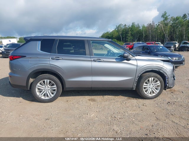 JA4J4UA86RZ604885 Mitsubishi Outlander Es