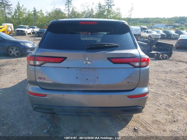 JA4J4UA86RZ604885 Mitsubishi Outlander Es