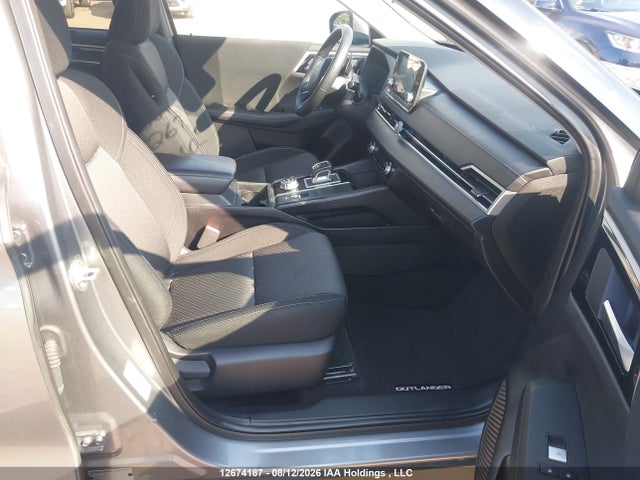 JA4J4UA86RZ604885 Mitsubishi Outlander Es