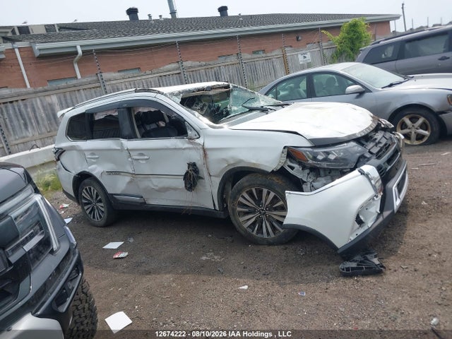 2020 Mitsubishi Outlander Es მანქანა იყიდება აუქციონზე, vin: JA4AZ2A3XLZ607581, აუქციონის ნომერი: 12674222