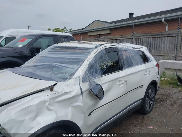 2020 Mitsubishi Outlander Es მანქანა იყიდება აუქციონზე, vin: JA4AZ2A3XLZ607581, აუქციონის ნომერი: 12674222