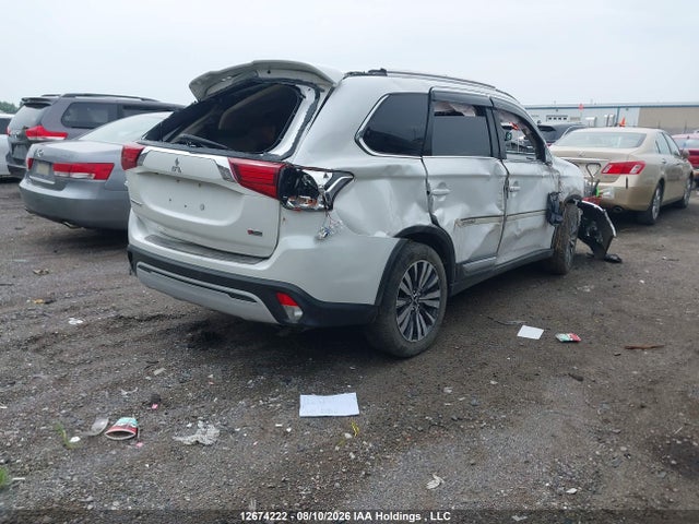 2020 Mitsubishi Outlander Es მანქანა იყიდება აუქციონზე, vin: JA4AZ2A3XLZ607581, აუქციონის ნომერი: 12674222
