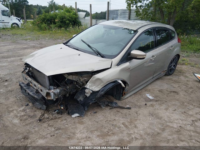 Ford Focus 2015 1FADP3K29FL359812 Image 2