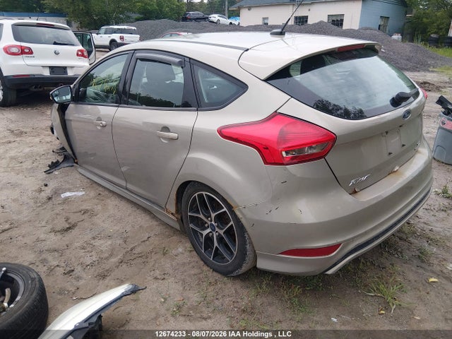 Ford Focus 2015 1FADP3K29FL359812 Image 3